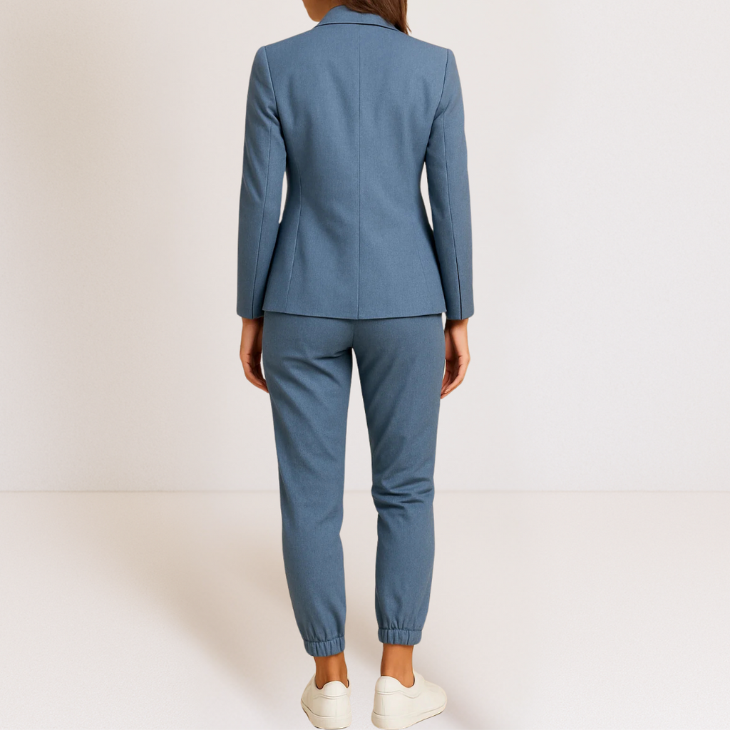 Monique | Modern Elegance in a Comfortable Outfit