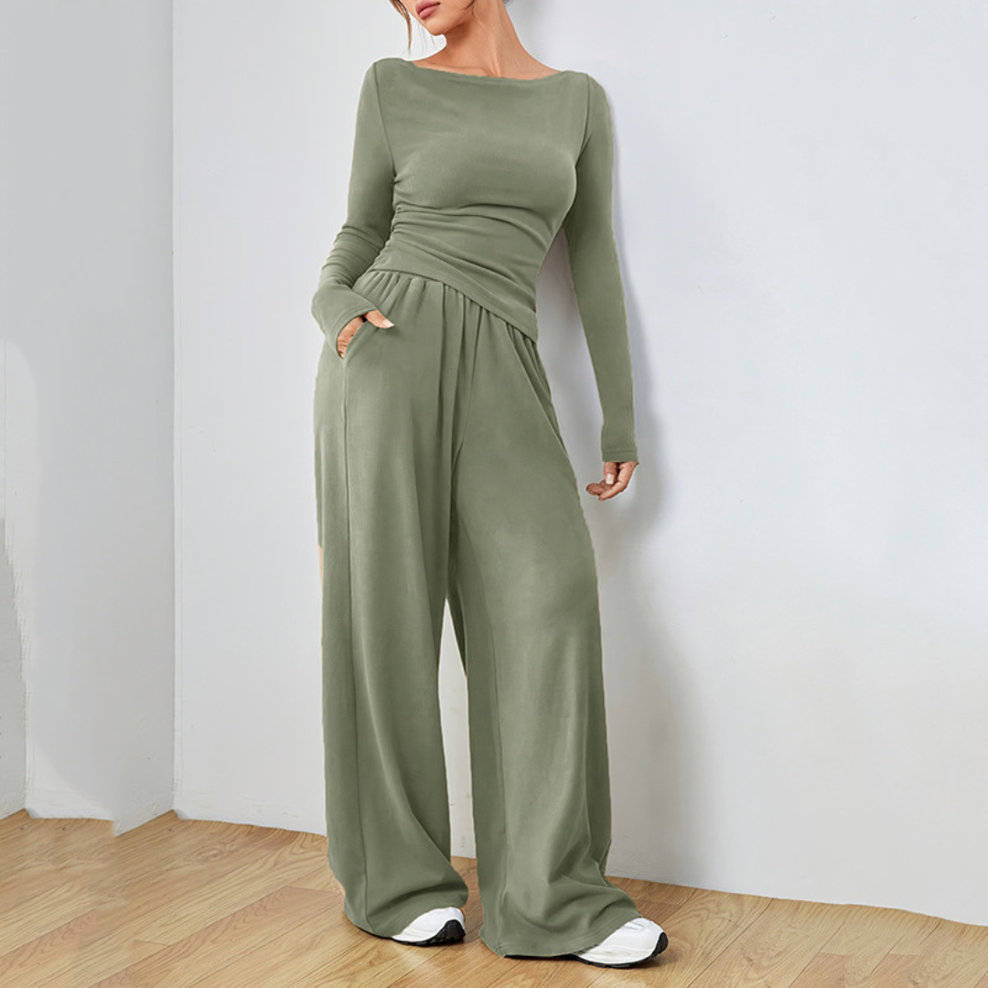 Abigail Elegant Cozy Set | Relaxed-Fit Top and Trousers