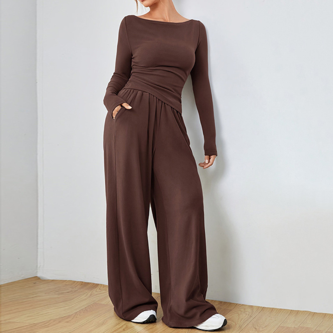 Abigail Elegant Cozy Set | Relaxed-Fit Top and Trousers