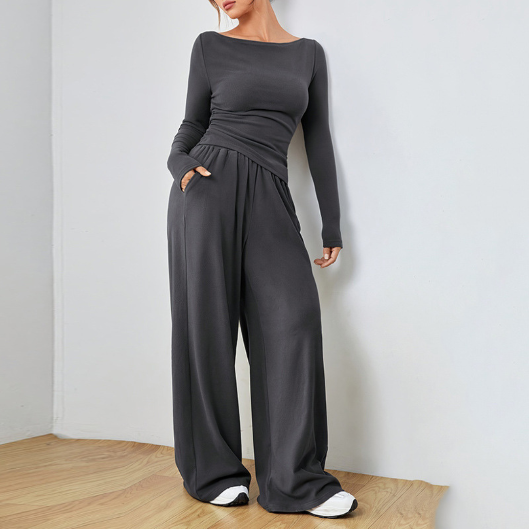 Abigail Elegant Cozy Set | Relaxed-Fit Top and Trousers